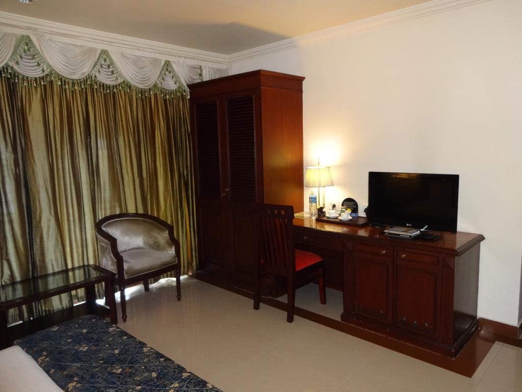 Westway Hotel Kozhikode Exterior foto