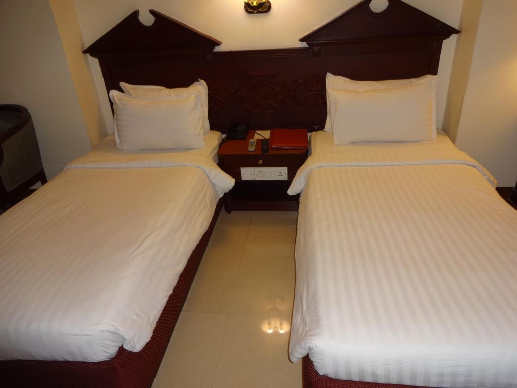 Westway Hotel Kozhikode Exterior foto