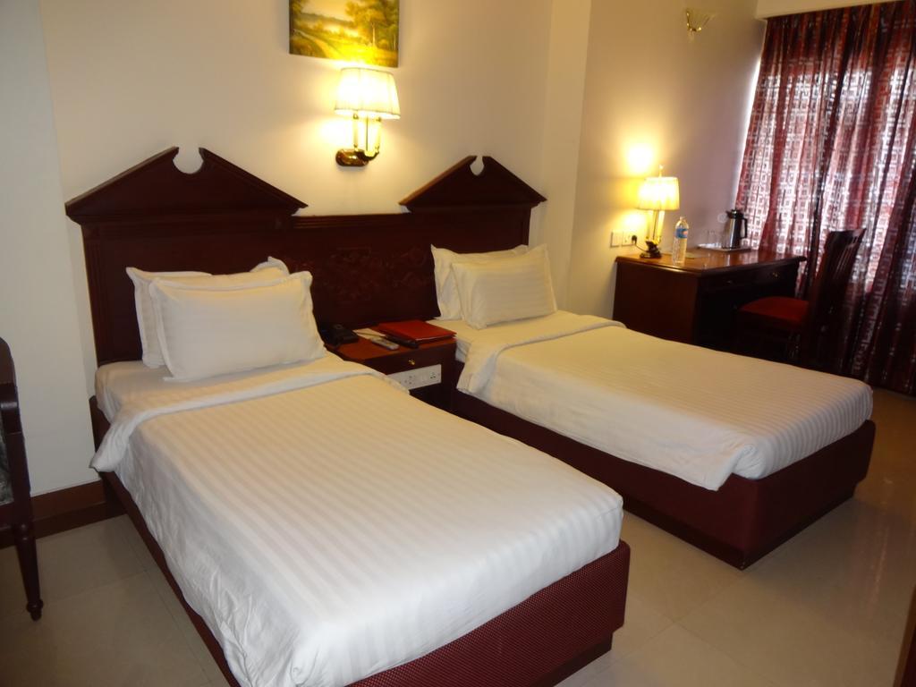 Westway Hotel Kozhikode Exterior foto